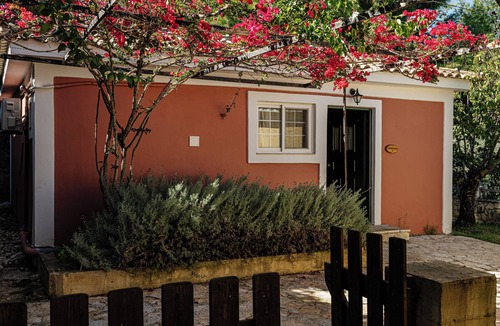 Alonia Villa | VILLA BOUGAINVILLEA | ILYESSA COTTAGES