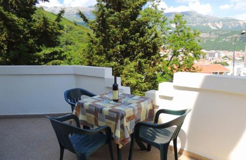 Bijeli do House | Villa Budvanka Guesthouse