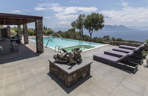 Kontos Villa | Villa Carolina in Aegina, Greece by Olive Villa Rentals | 30min by ferry!