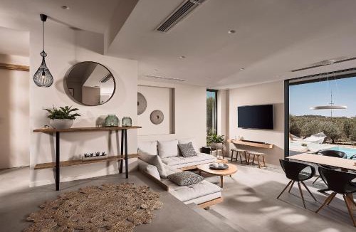 Akrotiri Villa | Villa Carpos