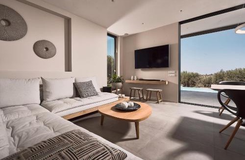 Akrotiri Villa | Villa Carpos