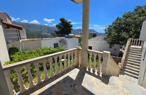 Himare Villa | Villa Castel