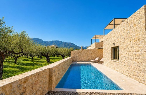 Lefktron Villa | Villa Castillo Thio - Three Bedroom Villa, Sleeps 6