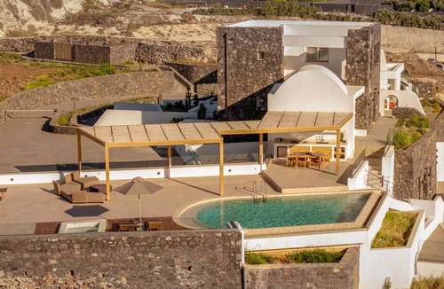 Oia Villa | Villa Damaris, Divine Sunset & Sea Views, Private Pool, Furnished Terrace, Oia