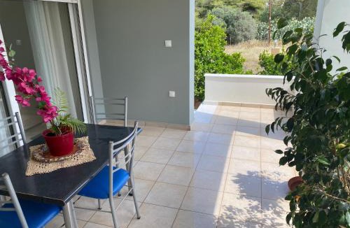 Loutraki House | Villa Daniela