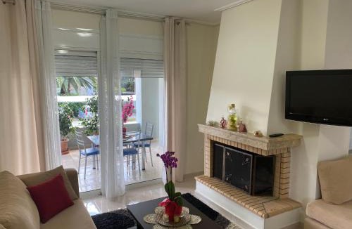Loutraki House | Villa Daniela