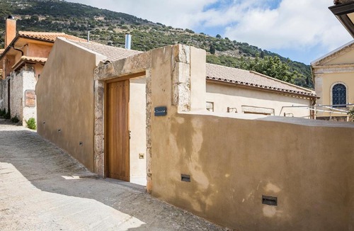 Faraklata Villa | Villa Daniela - Saint Nikolas Retreat
