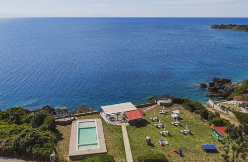 Vasilikos Villa | Villa Daphne Periyalli