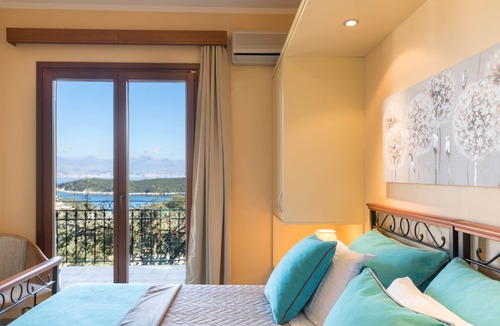 Petaleia Villa | Villa Dendrilia By Rodostamo Collection