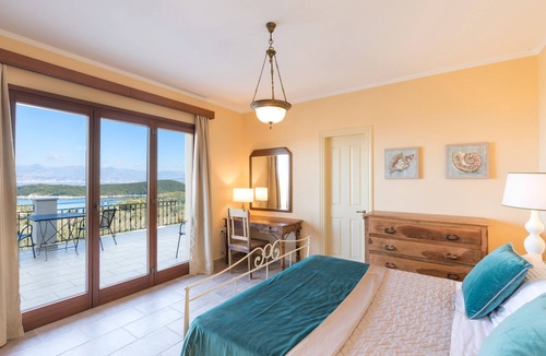 Petaleia Villa | Villa Dendrilia By Rodostamo Collection