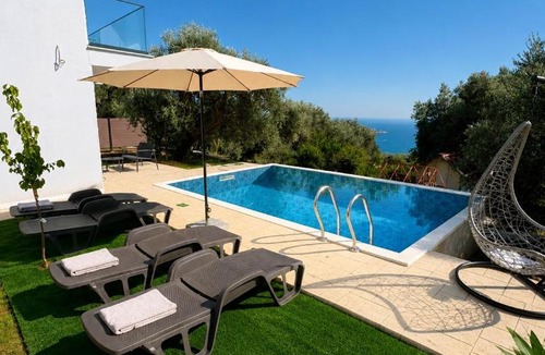 Vitici Villa | Villa Deromano