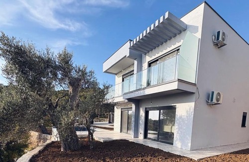 Vitici Villa | Villa Deromano
