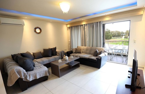 Lambi Villa | Villa Di Rena , Near The Sea
