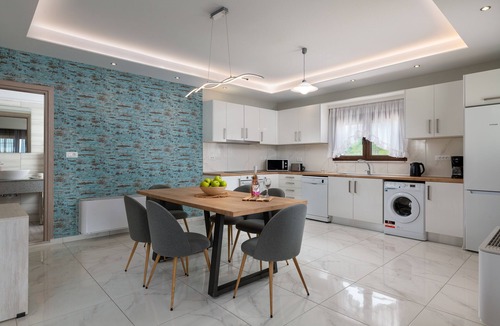 Kremasti Apartment | Villa Divina Seaview Suites