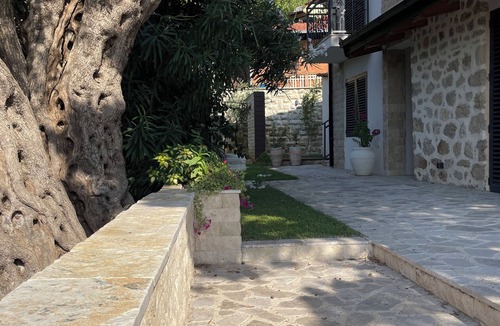 Ulcinj House | Villa Dream built on a hill, overlooking the Adriatic Sea-view of Old Town