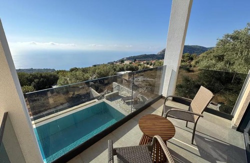 Nea Smirni Villa | villa efraim