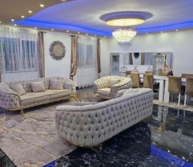 Bregvija House | Villa Elegante
