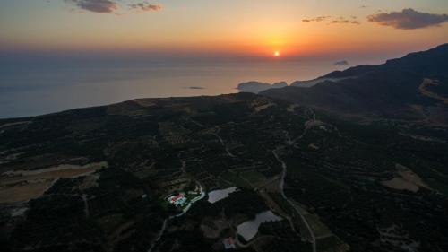 Karefiliana Villa | Villa Elena Chania