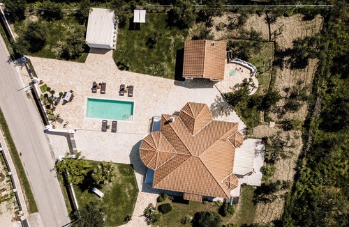 Kalpaki Villa | Villa Ellania. 3-bedroom luxury Villa in Zakinthos with private pool and BBQ