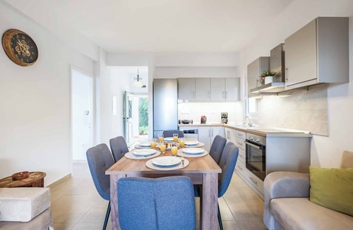 Pirgi Villa | Villa Elli Epavlis - Three Bedroom Villa, Sleeps 6