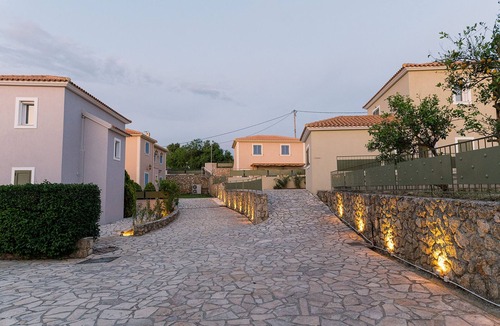 Menegata Villa | Villa Emelia with shared pool