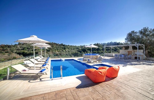 Episkopi Villa | Villa Etesians Heated Pool & Jacuzzi