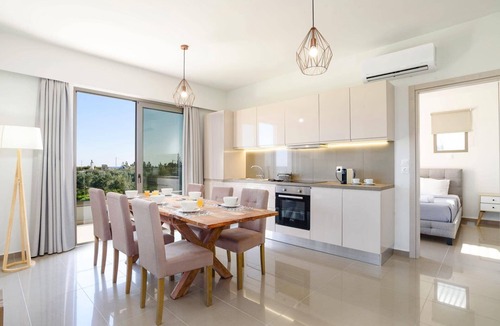Gennadi Villa | Villa Eva Olivestone by Villa Plus