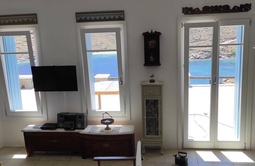 Kithnos Villa | Villa FANI.Spectacular sea view and walking-distance approach to 3 top beaches!