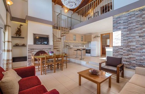Lardos House | Villa Fay mit privatem Parkplatz in Lardos by Interhome