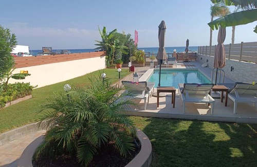 Lardos House | Villa Fay mit privatem Parkplatz in Lardos by Interhome