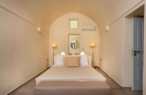 Vothon Villa | Villa Finika Santorini