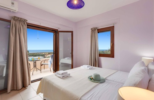 Pyrgos Psilonerou Villa | Villa flora.