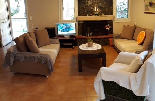 Aravissos House | Villa Freedom - Koutsoubri Beach Evia