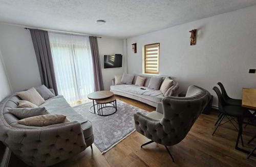 Pejë Villa | Villa Fresku