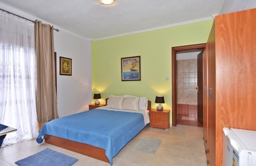 Nea Potidaia Cottage | Villa George by RentalsPro