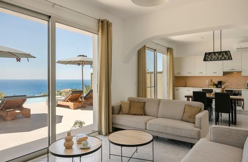 Vlachata Villa | Villa George with Private Pool