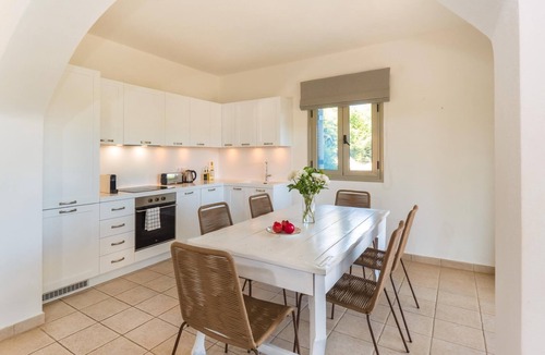 Petaleia Villa | Villa Georgia - Elegant Villa with Stunning Views near Beach & Bella Mare Hotel