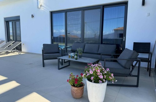 Plaka Villa | Villa Giil - a spacious, modern, family-friendly villa with a private pool