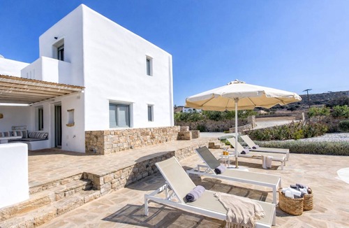 Kastraki Villa | Villa Glyfada, 100m From the Beach