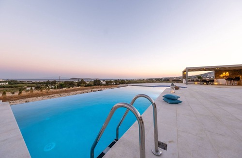 Chrissi Akti Villa | Villa Golden Bay