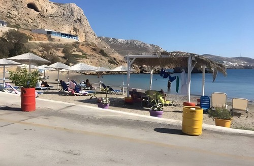 Finiki Apartment | Villa 'Grannys 1' with Mountain View, Wi-Fi and Air Conditioning