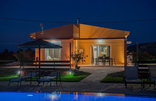 Zakynthos Villa | villa in a green vineyard