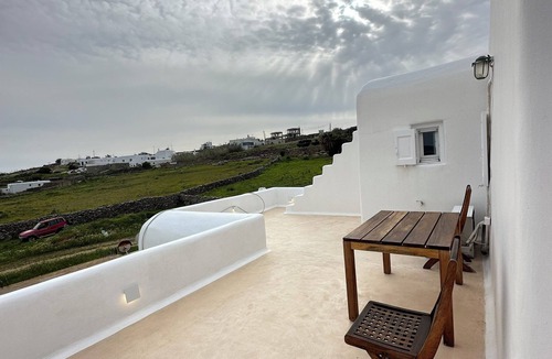 Mykonos Villa | Villa in Marathi, 140sqm - 2bd -4p- Shisha pl-Party-Private P-ELENAS HOSPITALITY