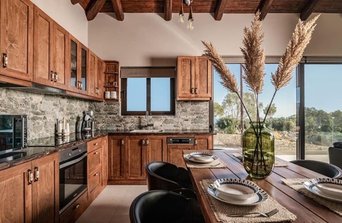 Elation Villa | Villa Infinito