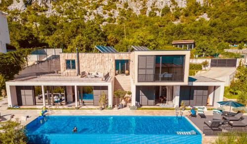 Dobrota Villa | Villa Invicta with 17m pool and bay view