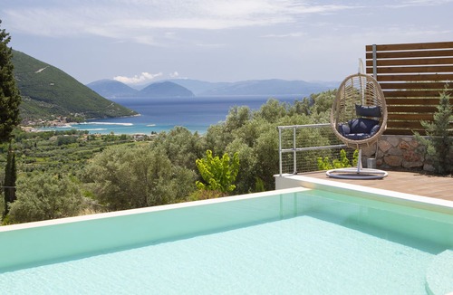 Evgiros Villa | Villa Ira near Vasiliki and a Blue Flagged beach