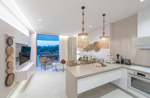Katomerion Villa | Villa "Ira" with Sea View, Private Pool & Wi-Fi