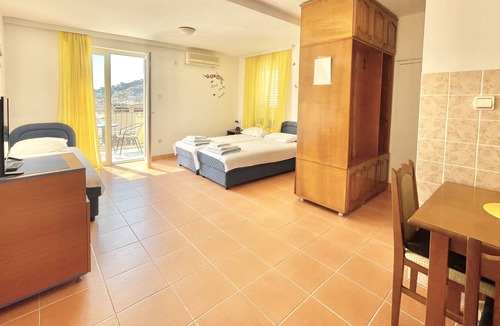 Maini Hotel | Villa Iva Budva
