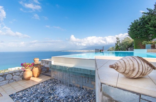 Diasella Villa | Villa Kalamata - Three Bedroom Villa, Sleeps 9