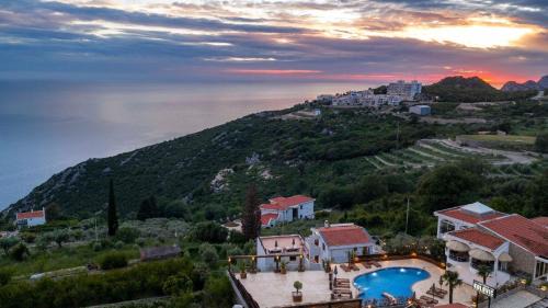 Dobra Voda Villa | Villa Kolovic Sea View